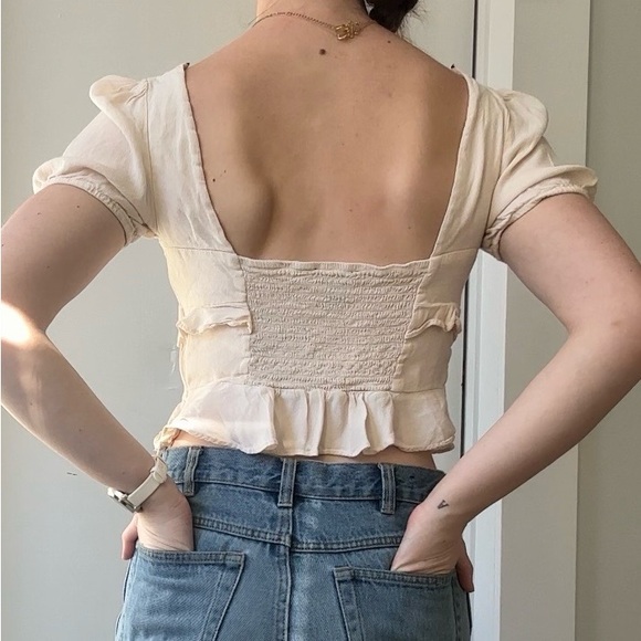 Cream Puff Sleeve Crop Top - Picture 3 of 4